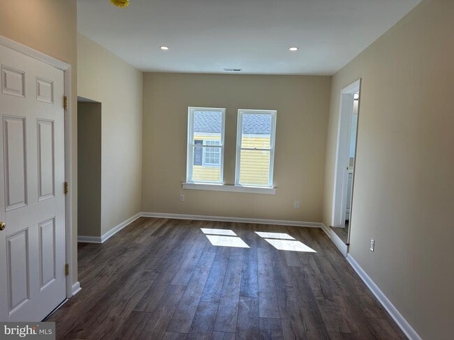 Building Photo - 319 W Ridge Pike