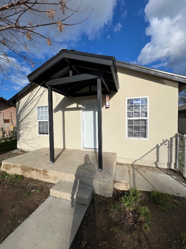 Foto del edificio - 558 Hicks Ln