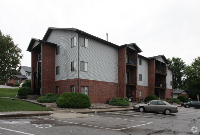 Meadows Park - Meadows Park Apartments