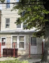 Building Photo - 1366 Balcom Ave