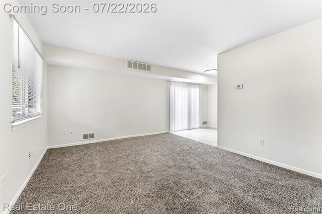 Building Photo - 15588 Dupage Blvd