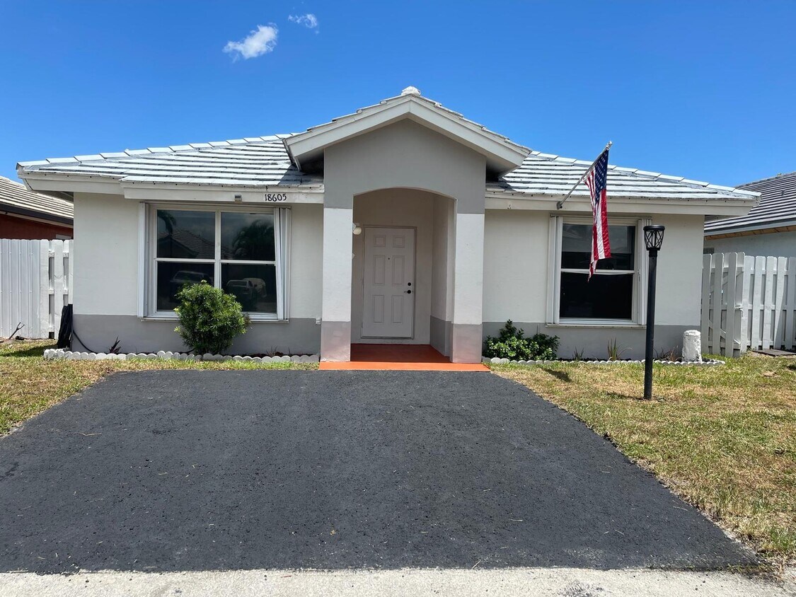 Foto principal - 18605 NW 52nd Path