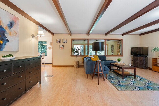Building Photo - 345 St Francis Dr