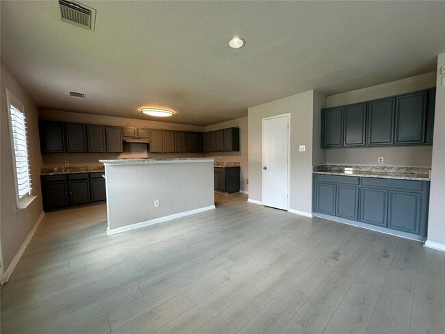 Foto del edificio - 318 Remington Heights Dr