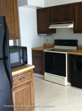 Foto del edificio - 5596 Pinehurst Ln