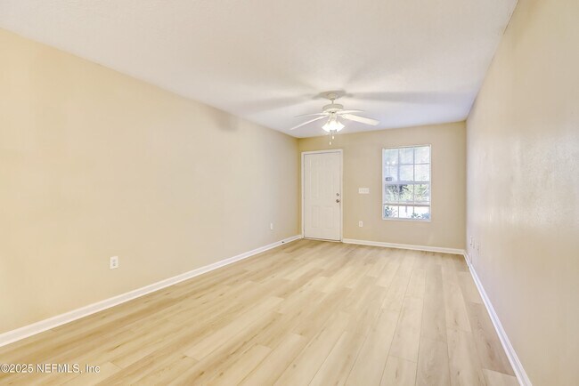 Foto del edificio - 8448 Kona Ave