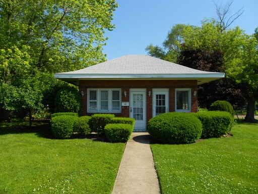 Building Photo - 262 E Belvidere Rd