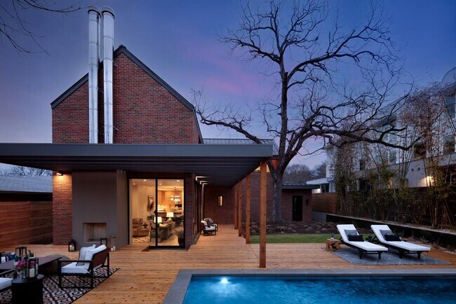 Foto del edificio - 1601 Woodlawn Blvd