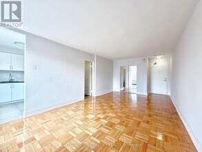 Building Photo - 1545 Bathurst St