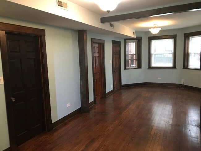 Foto del edificio - 3043 W Belden Ave