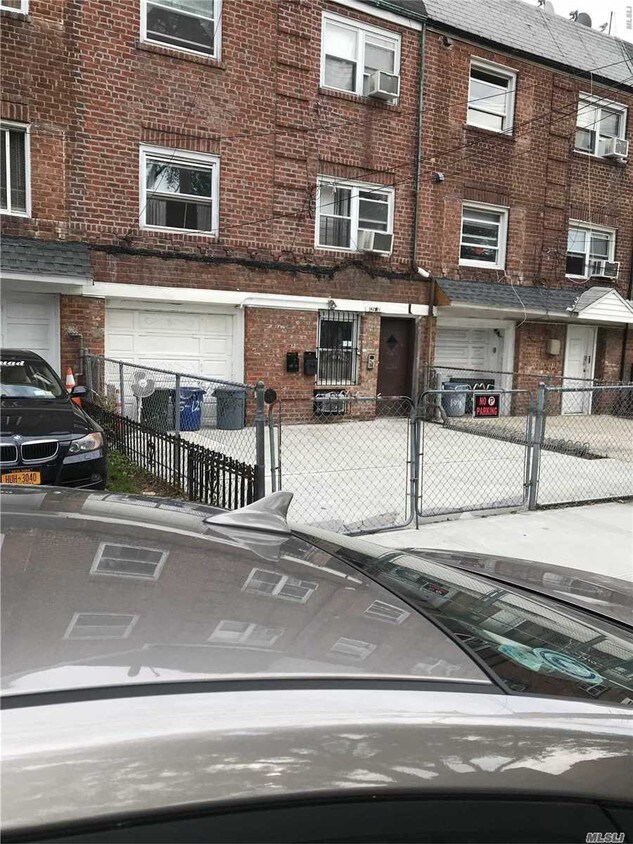 Primary Photo - 109-15 120th St
