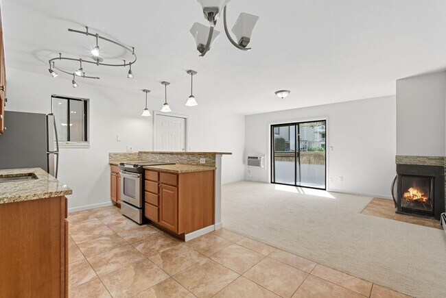 Building Photo - South Boulder 2-bedroom, 2-bath condo with laundry, pool, and heat included