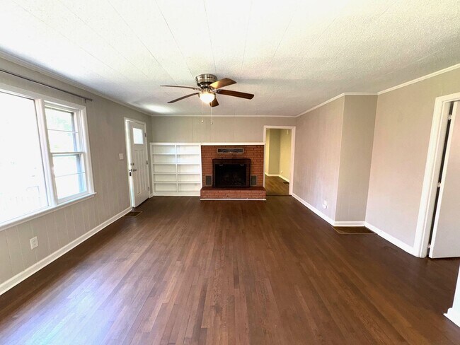 Foto del edificio - East AVL Spacious Apartment Ready for Occupancy!