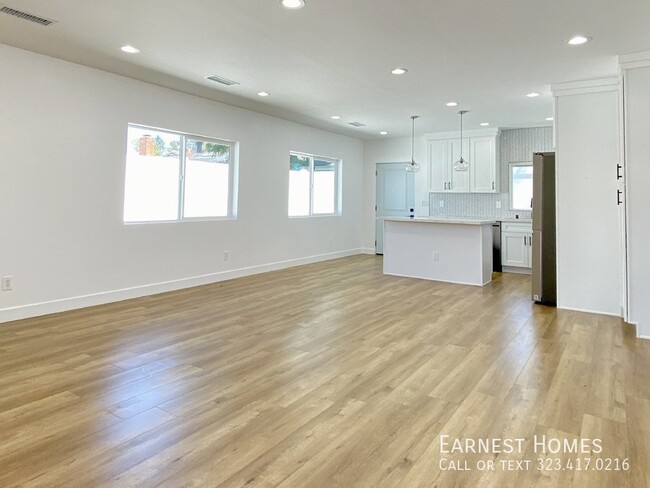 Foto del edificio - New Construction | 2+2 Private and Modern ...
