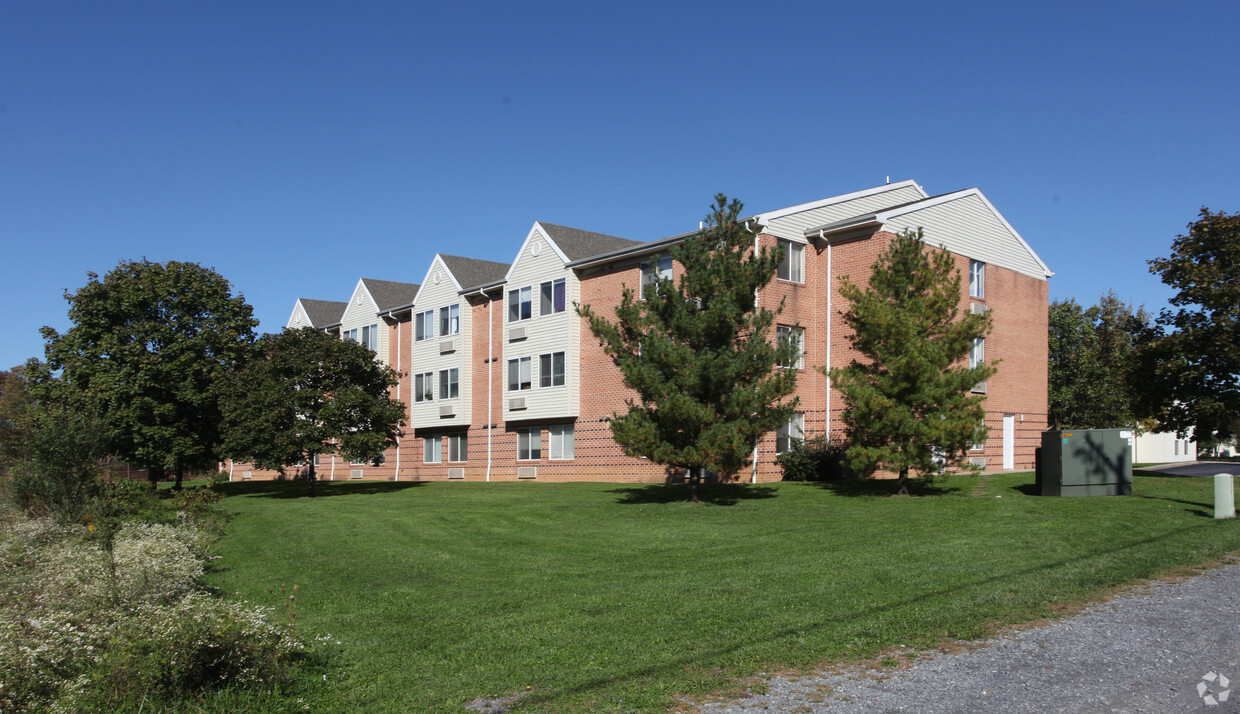 Foto del edificio - Wesley Village Senior Apartments