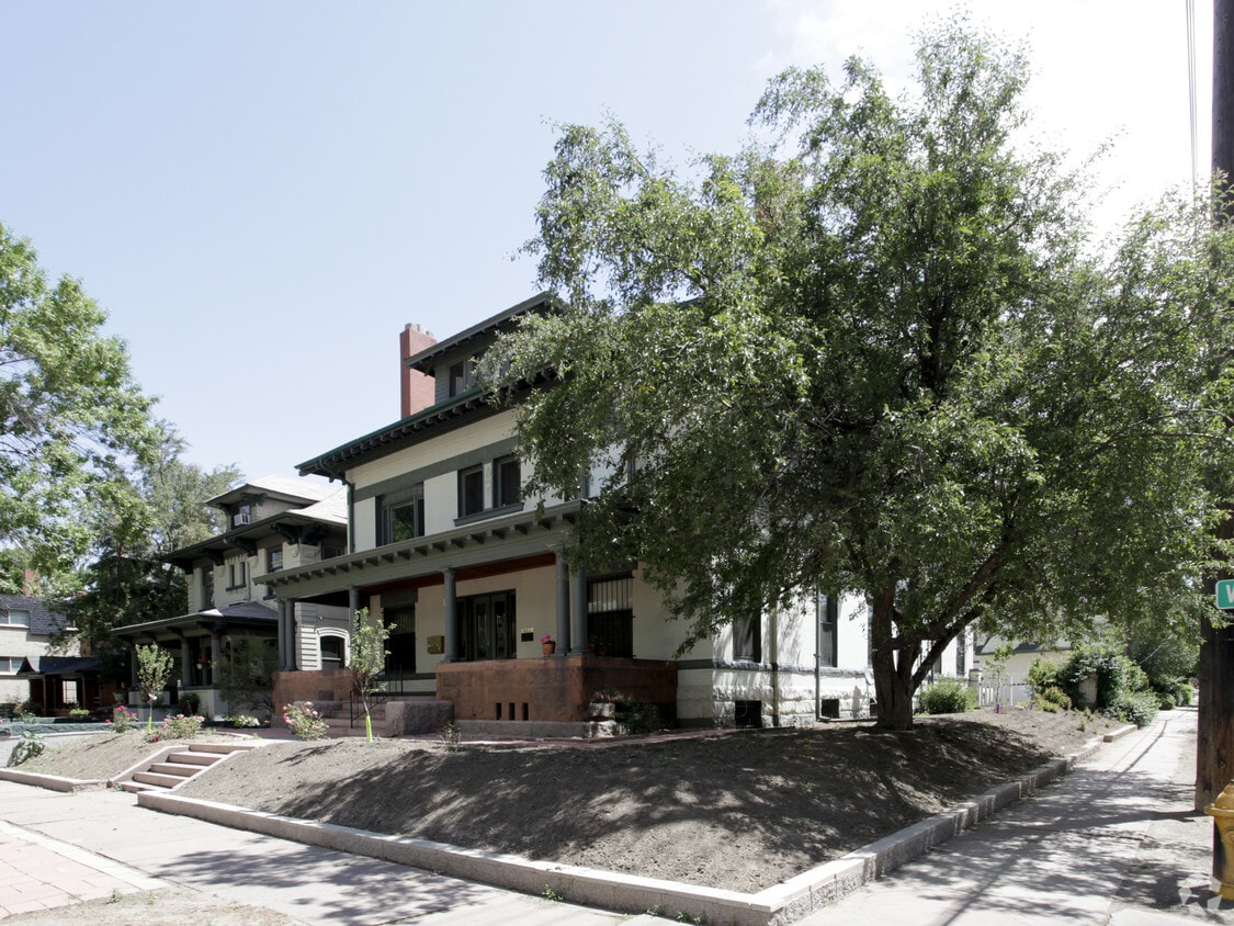 Primary Photo - 1302 Williams St