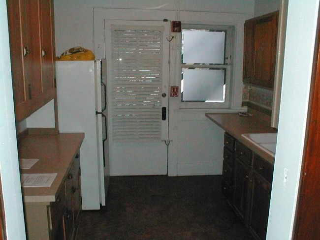 Foto del edificio - 302 W Grand Ave