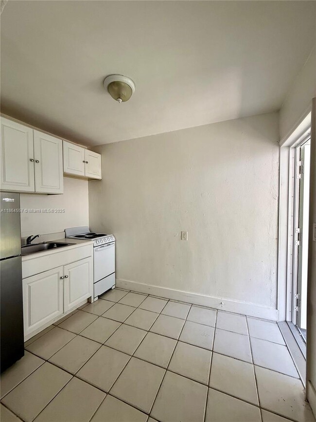 Building Photo - 5305 Biscayne Blvd
