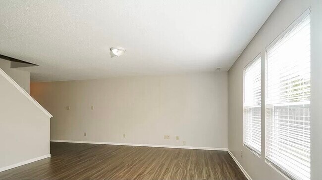 Building Photo - 8405 Wheatfield Dr