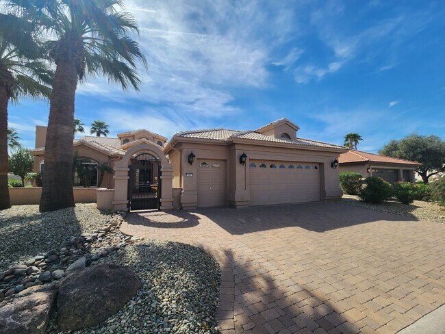 Foto del edificio - Custom Home in 55+ Cambria at Pebble Creek a luxury resort