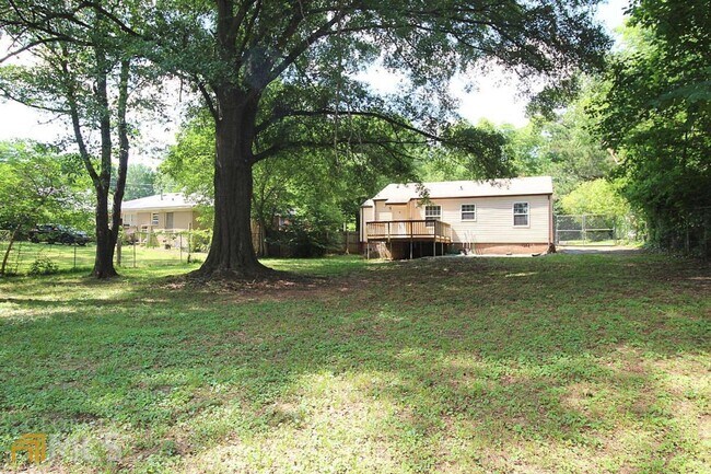 Building Photo - 1824 Crestridge Dr SE