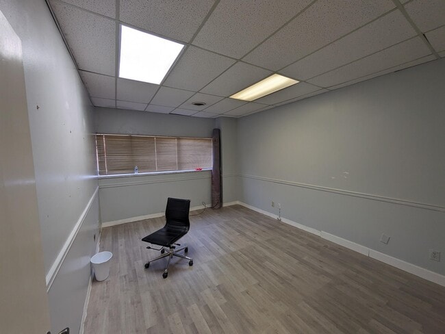 Building Photo - 8315 1st Ave S