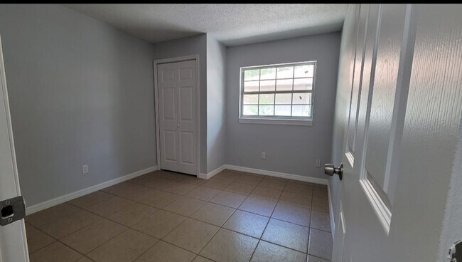 Foto del edificio - 508 N Rosland Dr