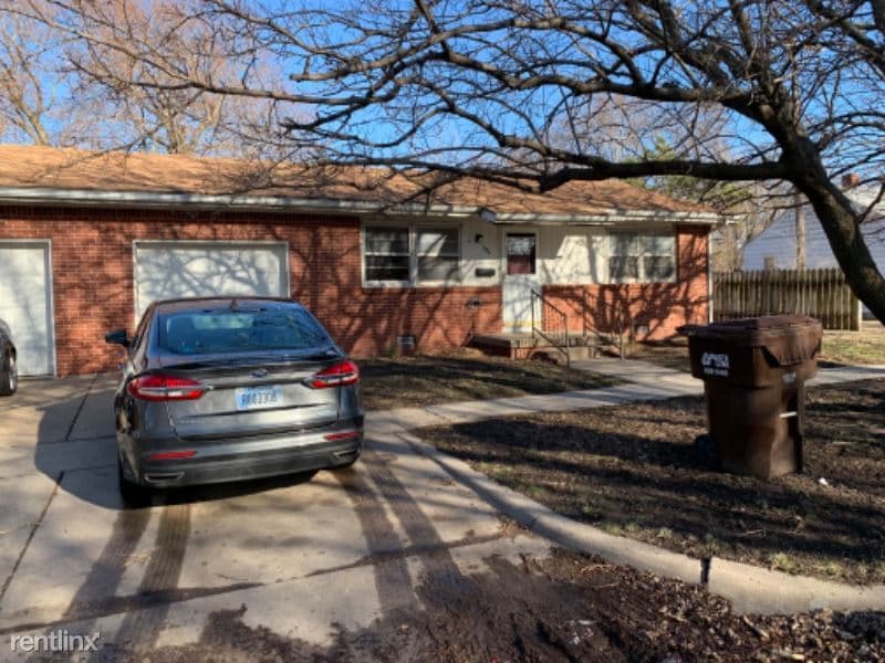 Primary Photo - 2 br, 1 bath Townhome - 104 S Mt. Carmel