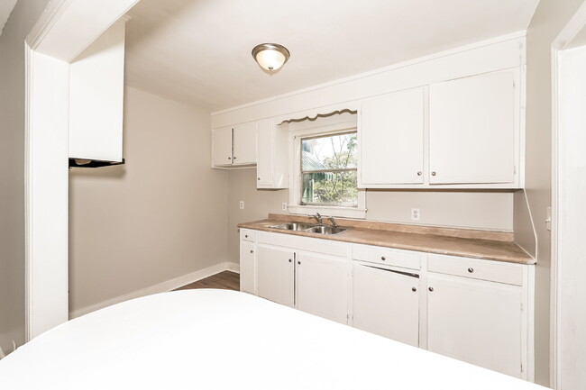 Foto del edificio - Your Fresh Start Begins Here: Spacious, Re...