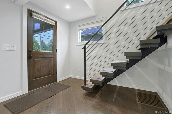 Foto del edificio - 505 Bedford Rd