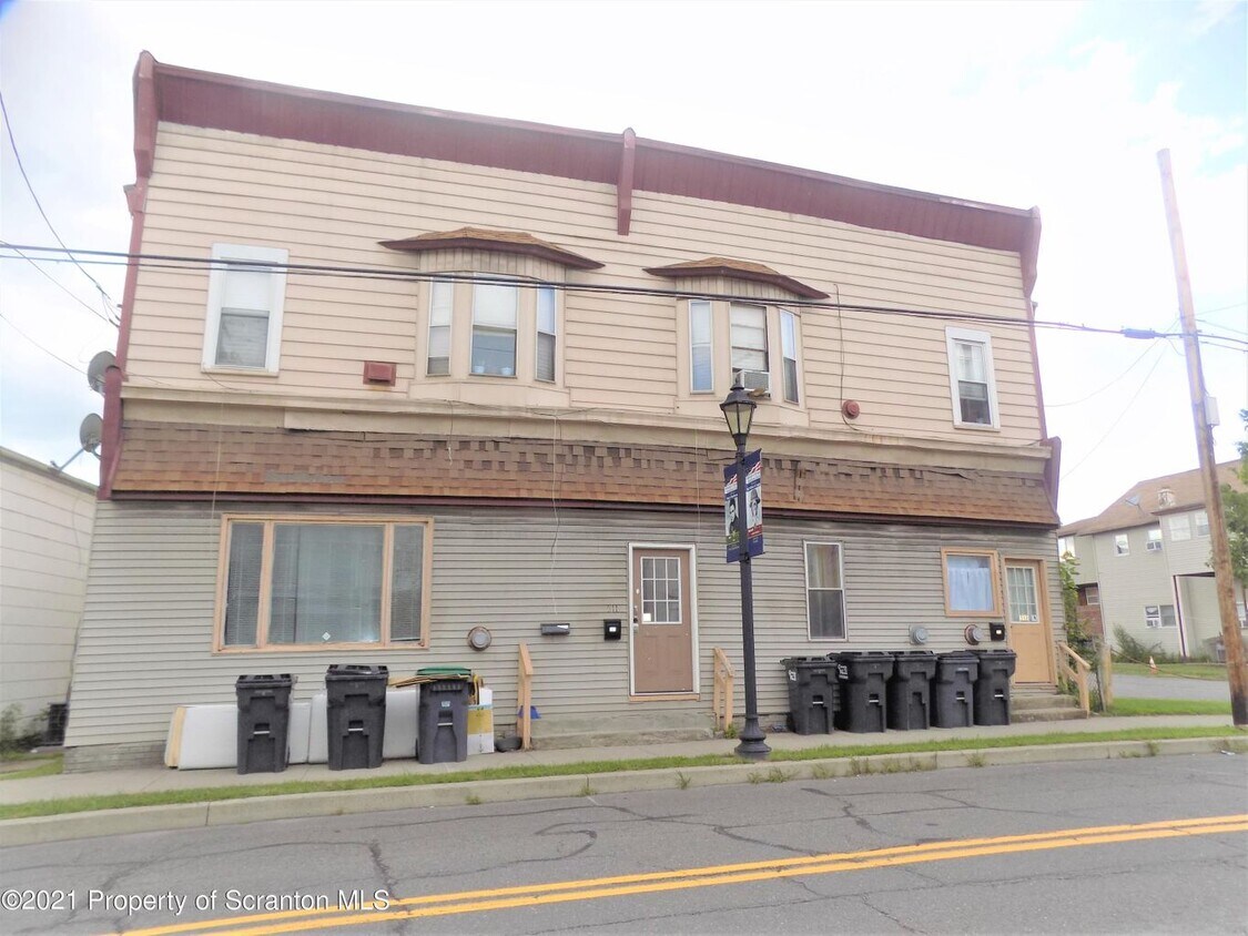 Primary Photo - 511-513 Washington Ave