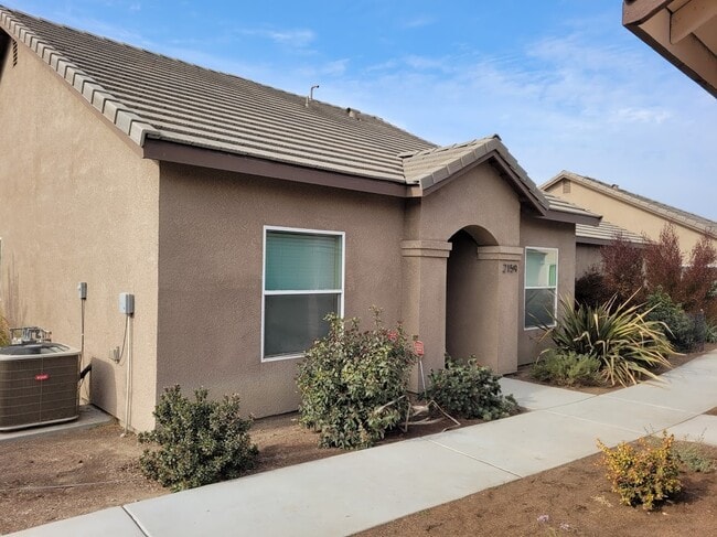 Building Photo - 2159 Bella Oaks Dr