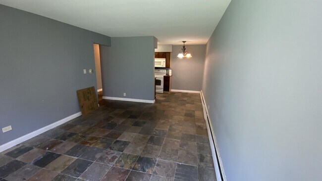 Building Photo - 605 N Wolf Rd