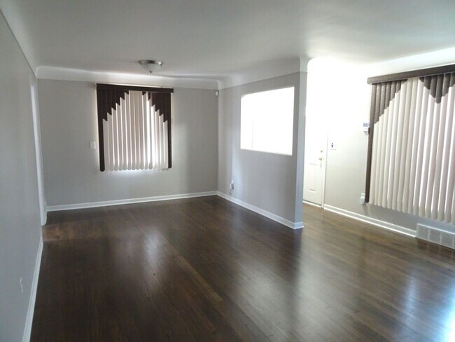 Foto del edificio - 18012 Prosper Ave