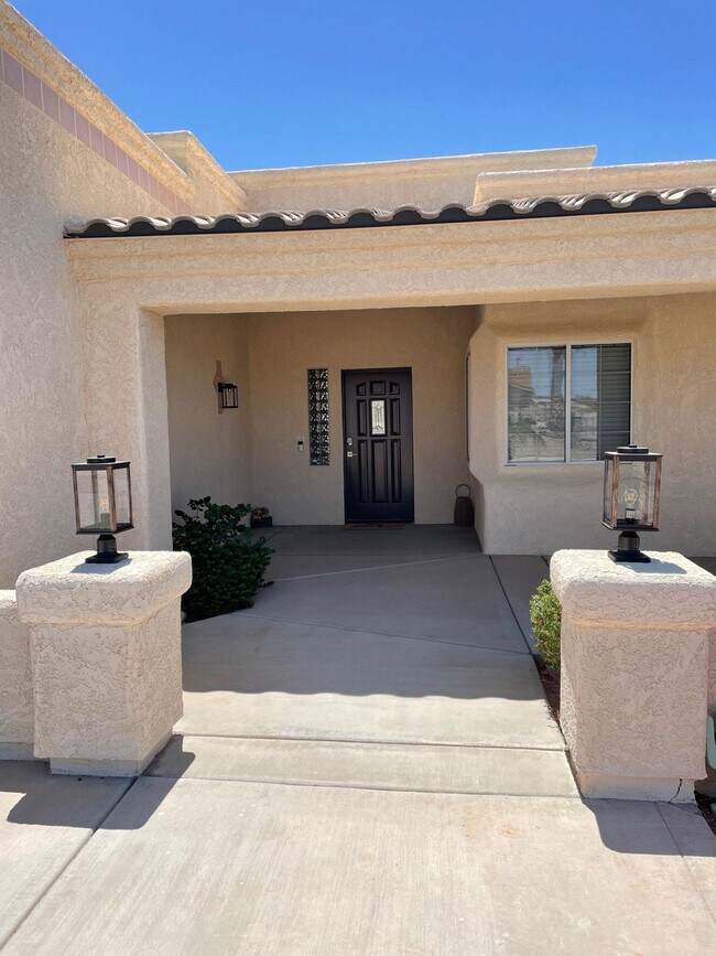 Building Photo - 4060 Tropic Blvd