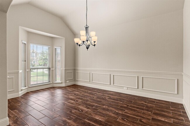 Building Photo - 1605 Vintage Ln