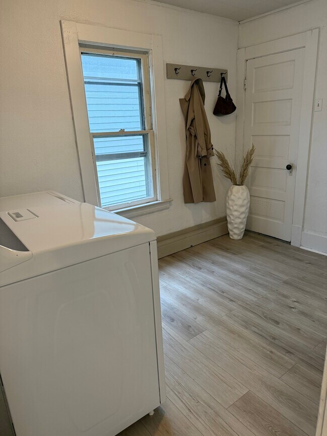 Foto del edificio - 1825 Clover Ave