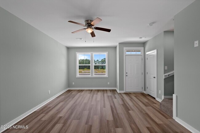 Building Photo - 320 Starfish Ln