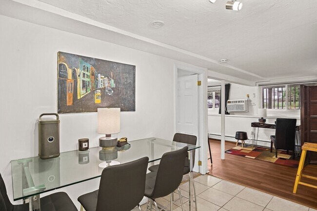 Foto del edificio - 243 Lake St