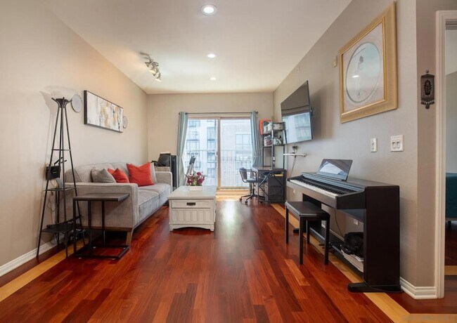 Foto del edificio - 450 J St