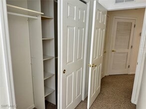 Building Photo - 860 Hampton Cir