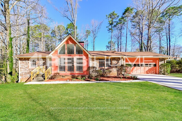 Primary Photo - 2702 Windrock Ct