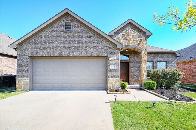 Building Photo - 640 Teakwood Dr