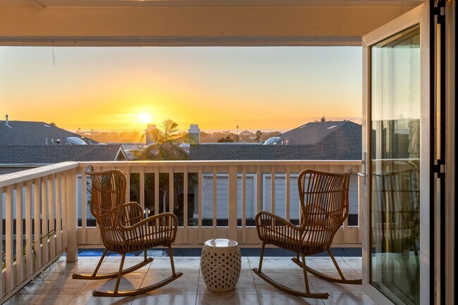 Foto del edificio - Ocean View Leucadia Townhome | Walk to Beach, Dining & More
