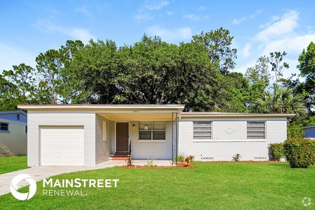 Building Photo - 5805 Norde Dr E