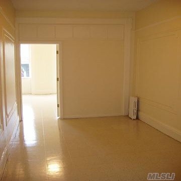 Building Photo - Walk-up Apartment