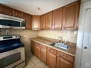 Building Photo - 39 Holmes Ave
