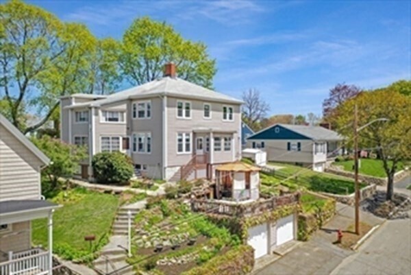 Foto del edificio - 64 Atkins Ave