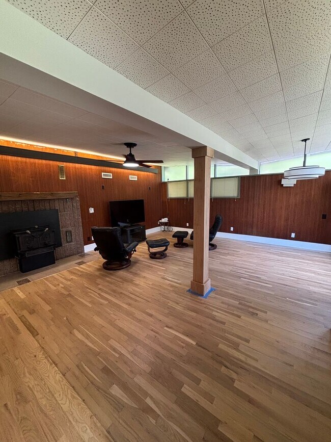 Building Photo - Norris TN Remodel!!!