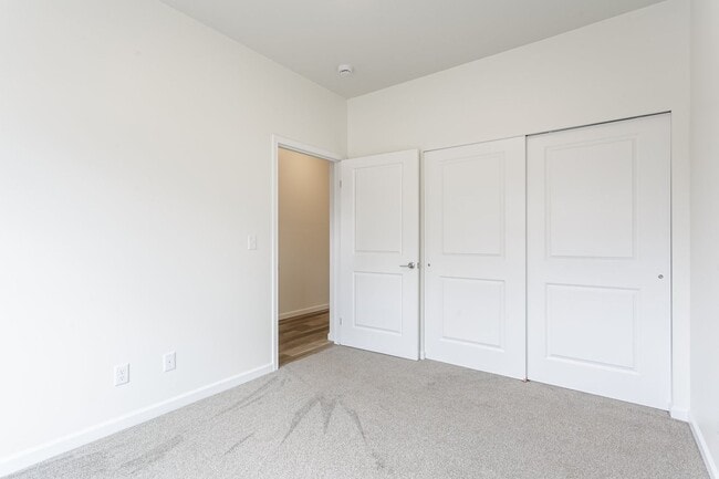 Building Photo - New Luxury Townhouses for Rent! Available ...